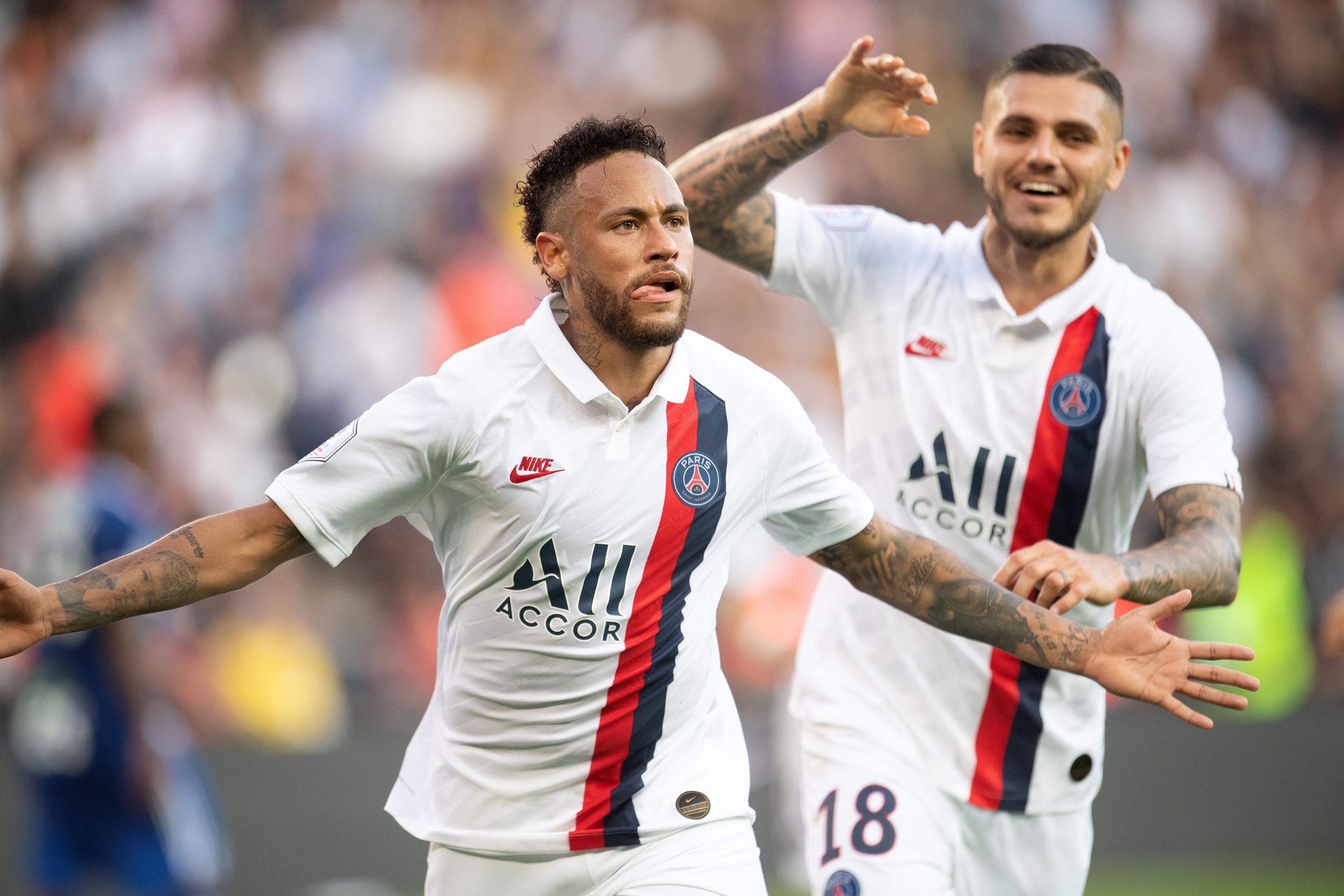 期和赛季中 期和赛季中