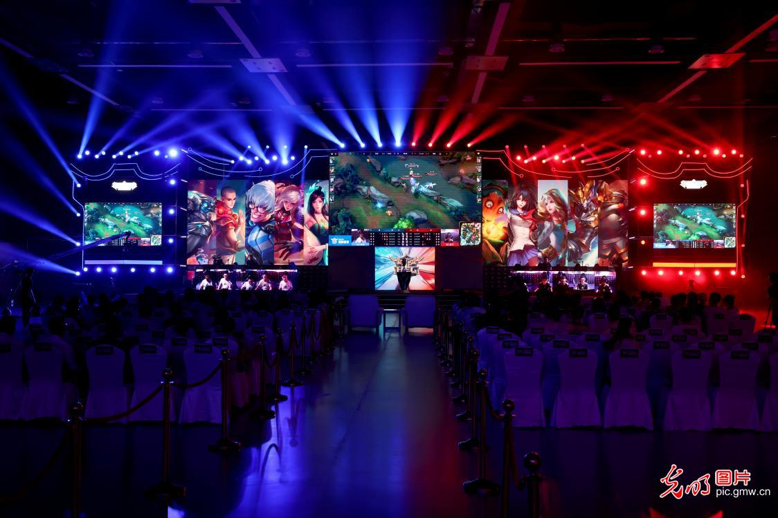 他一方面尊 他一方面尊