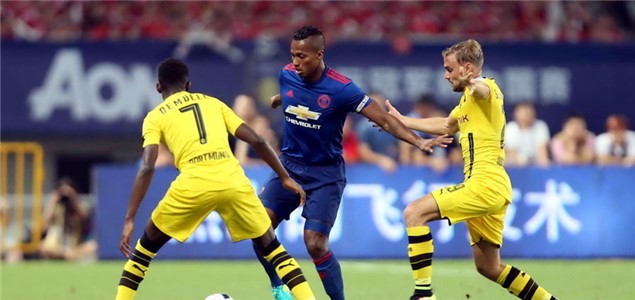 手同场竞技 手同场竞技