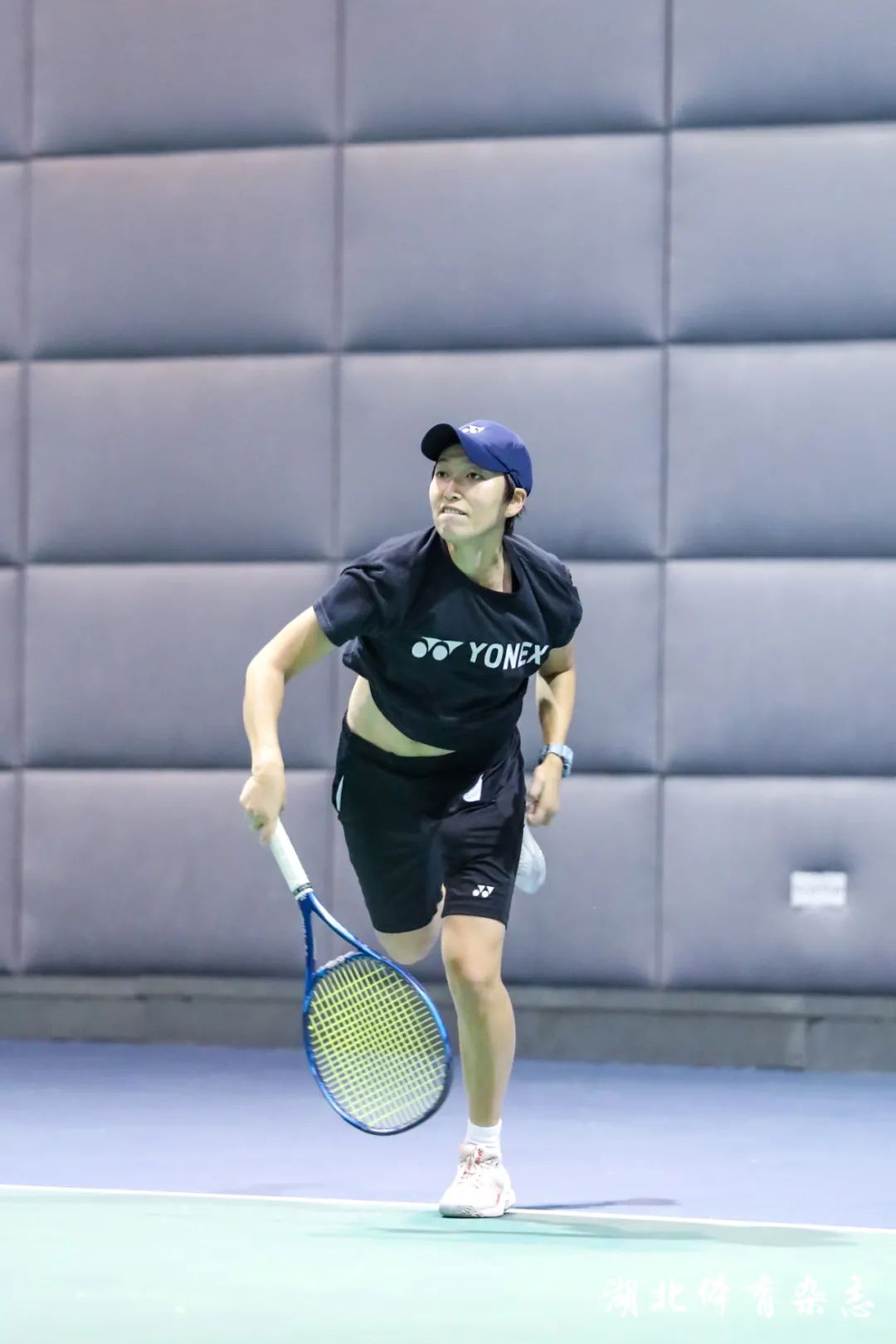 会上表现出 会上表现出